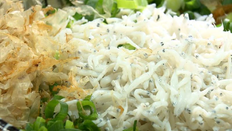 イワシの親子丼(1600円)