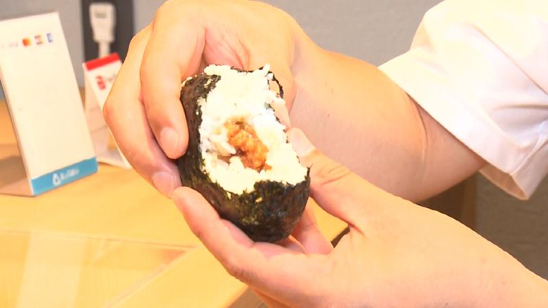 おにぎりの中にはもう一つ唐揚げが