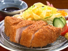 赤富士豚のとんかつ定食(大・2380円)