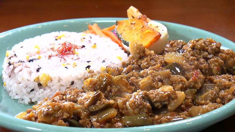 ドライカレー(1408円)