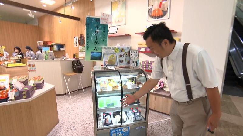 サイダーかんが陳列されたショーケース