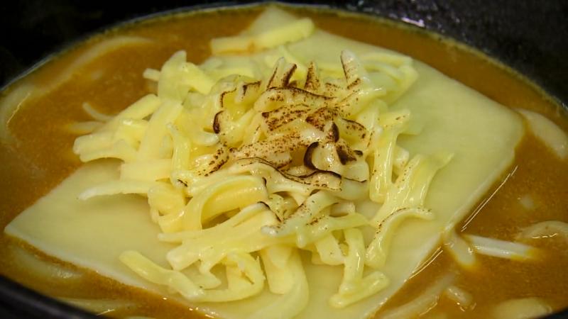 2種類のチーズをたっぷり使用