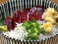 わがまま丼・赤身 生シラス 釜揚げシラス(2500円)