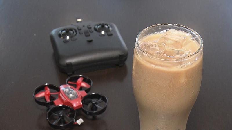 ドローンとカフェオレ(500円)