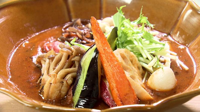 チキンとたっぷり野菜の収穫祭はまなこスープカレー(1300円)