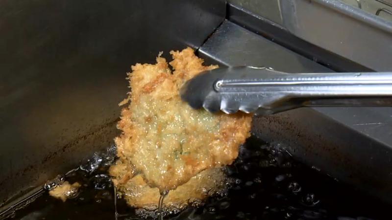 かつおの梅はさみ揚げ