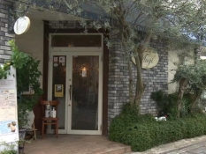 ブラッスリームギの外観