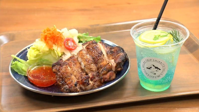 ジャークチキンプレートとレモネード