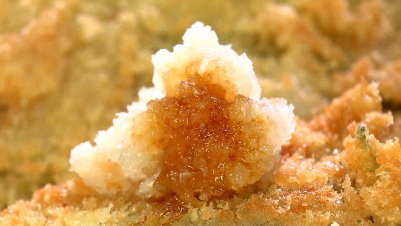 かつおの梅はさみ揚げに大根おろしとしょうゆをトッピング