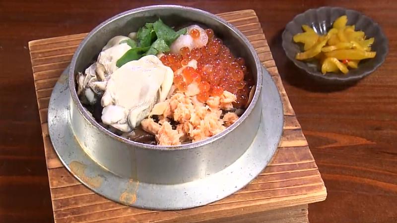牡蠣とさけイクラ釜飯(1980円)