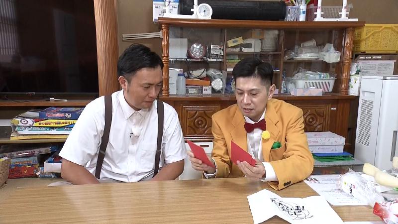 マジックを披露するマギー塁さん