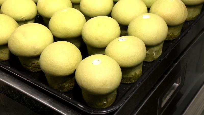 さとりベーカリー焼きあがったパン