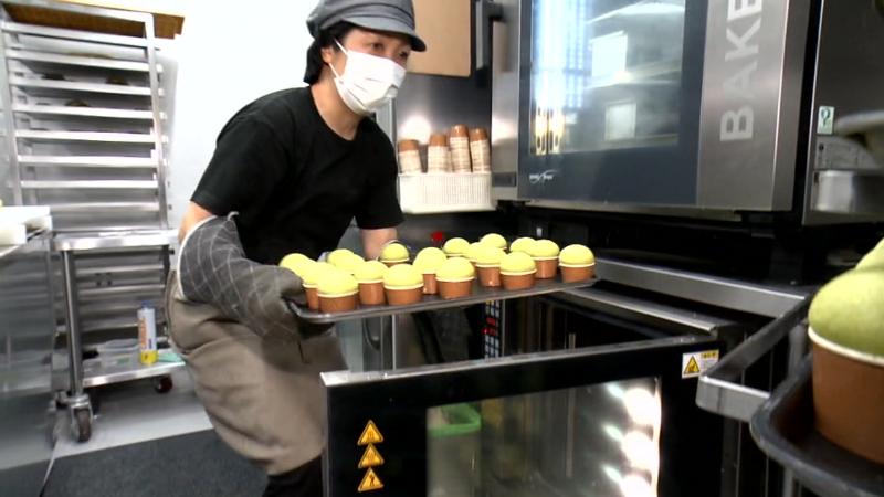 さとりベーカリー調理風景