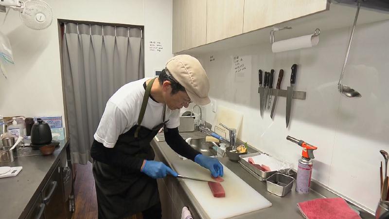 マグロを捌く様子