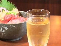 天然みなみまぐろ丼とアイラモルトハイボール