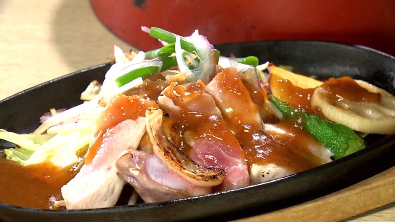 しゃもと季節野菜の相良の塩鉄板焼き(990円)