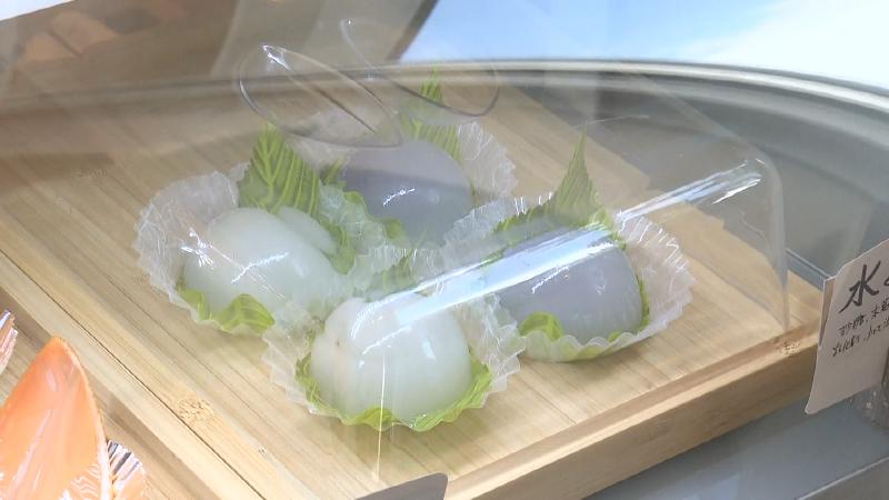 夏期限定の水まんじゅう