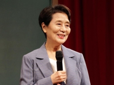 テレビ寺子屋で講演を行う恵泉女学園大学学長の大日向雅美さん