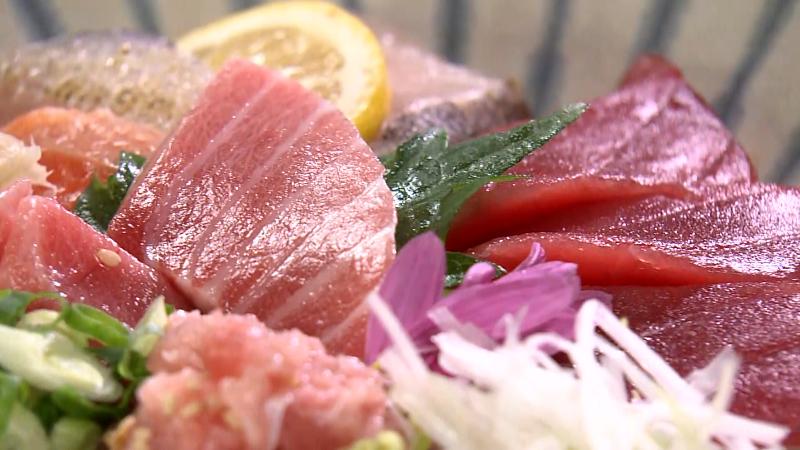 彩り海鮮丼(1650円)