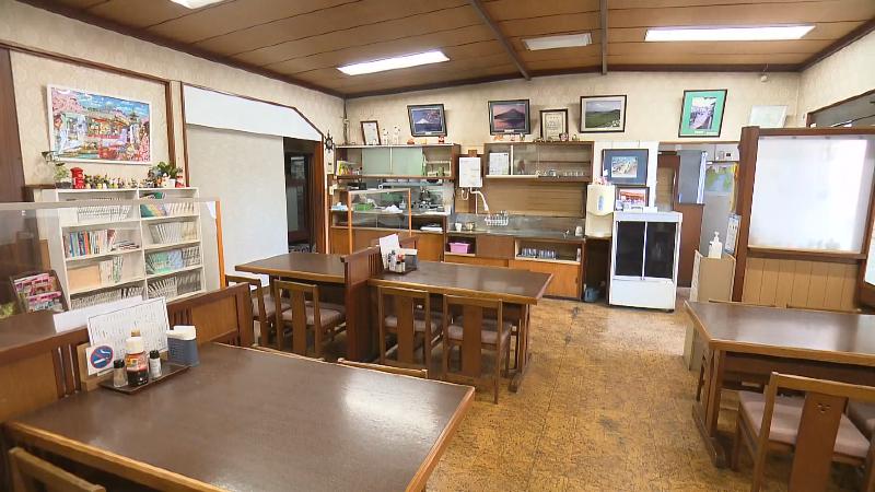 大石食堂店内