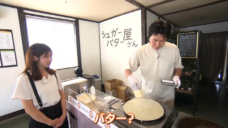 シュガーバター屋さん　クレープを焼く店主