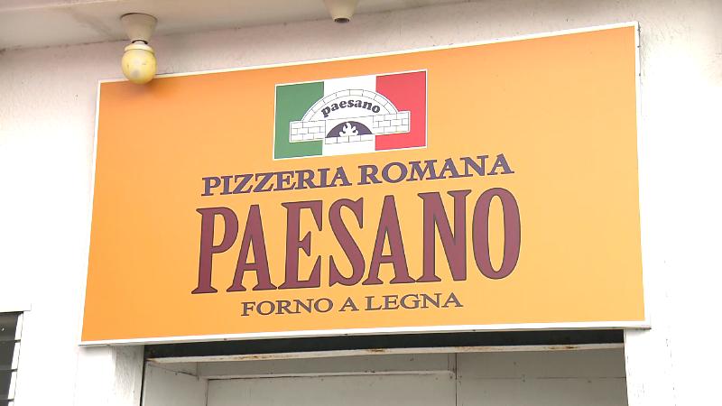 パエザーノの看板