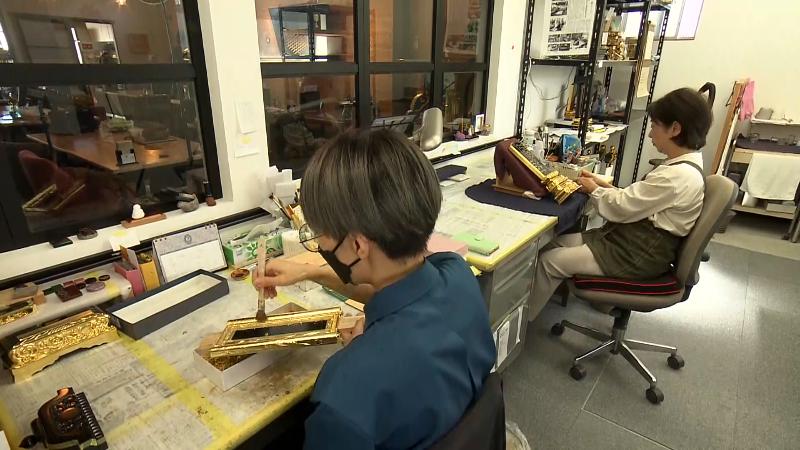 仏具の製作風景