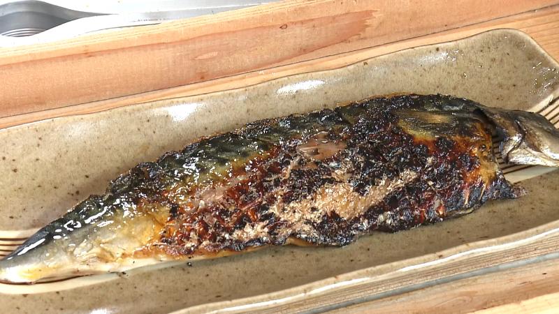 焼いた砂干しのサバ