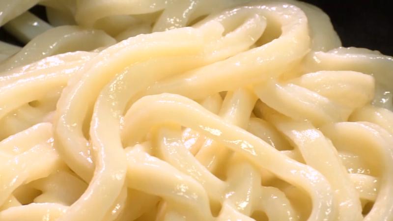 香川県と北海道の小麦2種類をブレンドした讃岐うどん