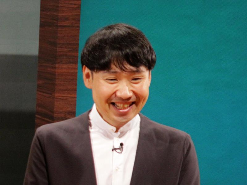 テレビ寺子屋で講演を行うオノマトペ研究者・藤野良孝さん