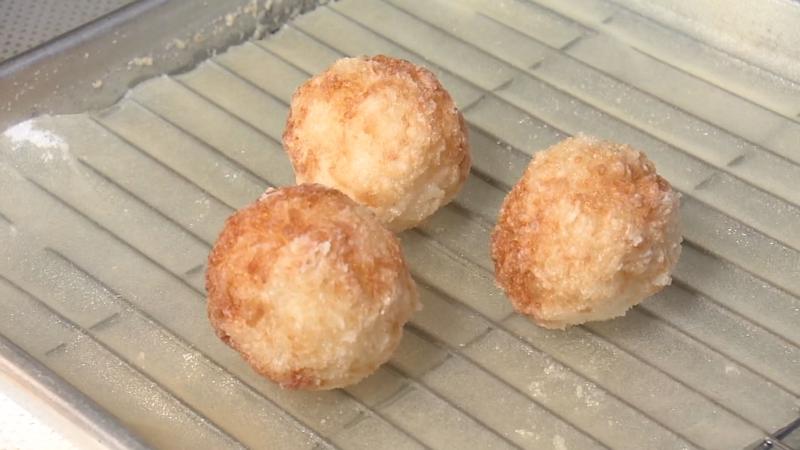 酢飯を揚げたライスボール