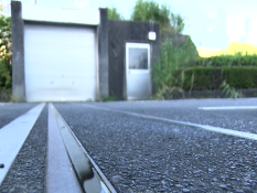 謎のレールとシャッター