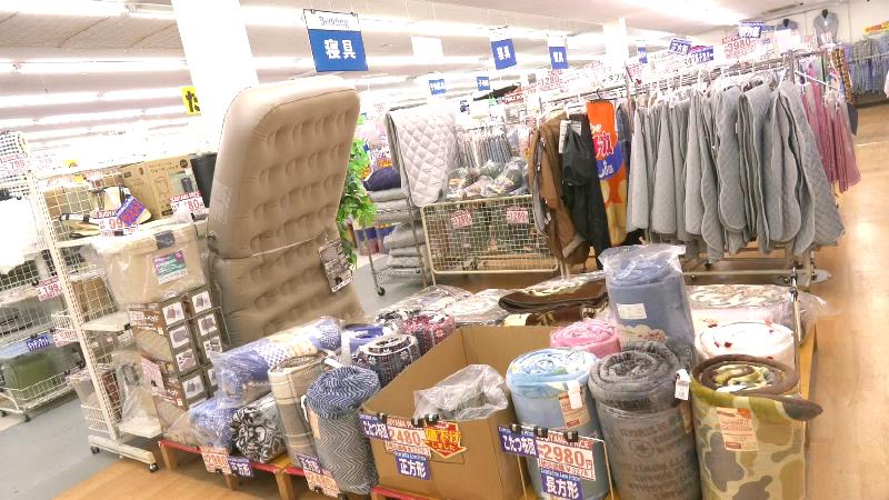 スギヤマ洋品店店内・寝具