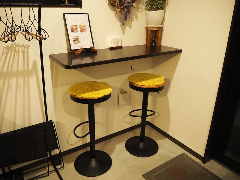 トラパタンの席