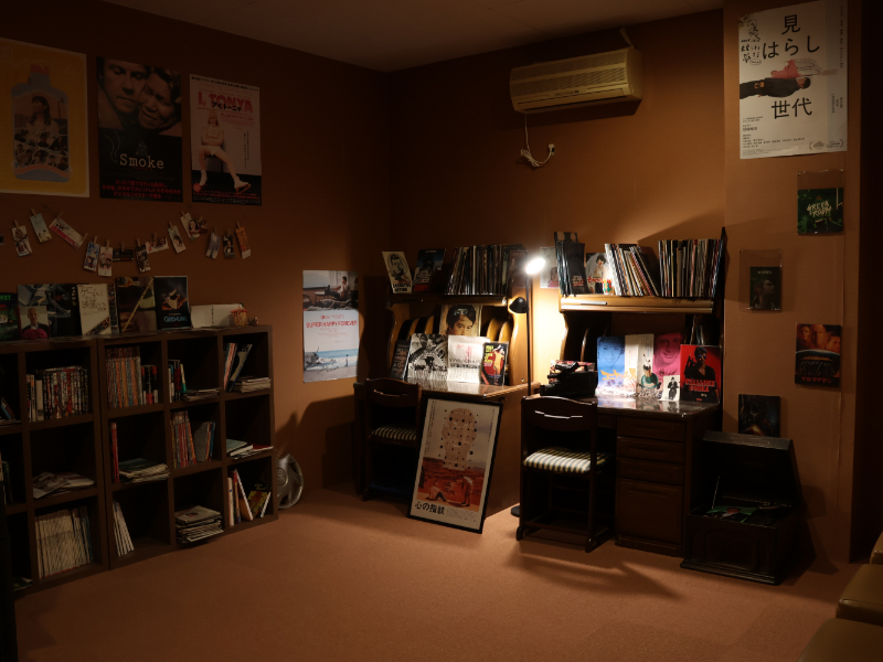 映画館併設のギャラリー