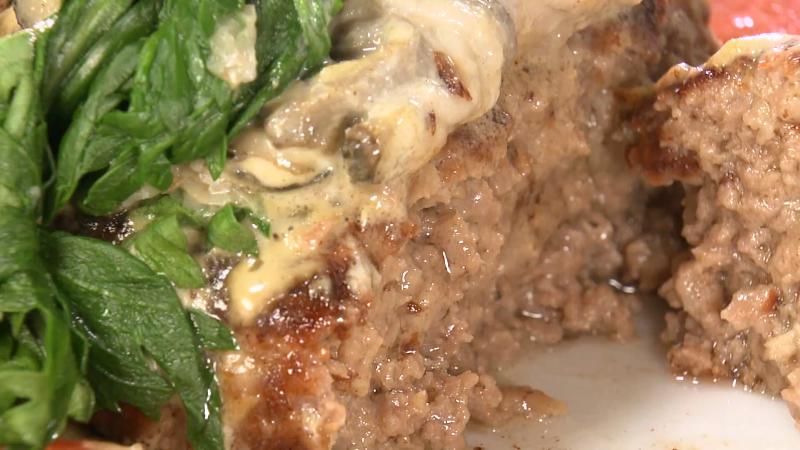 ハンバーグからあふれる肉汁