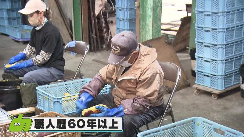 サツマイモの皮むき歴60年以上のベテラン