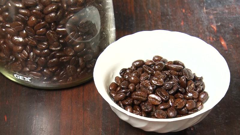 焙煎したコーヒー豆