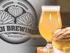 アオイブリューイングのロゴとビールとクレープ