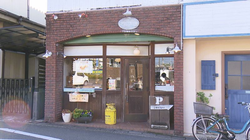 ラウンドテーブルの外観