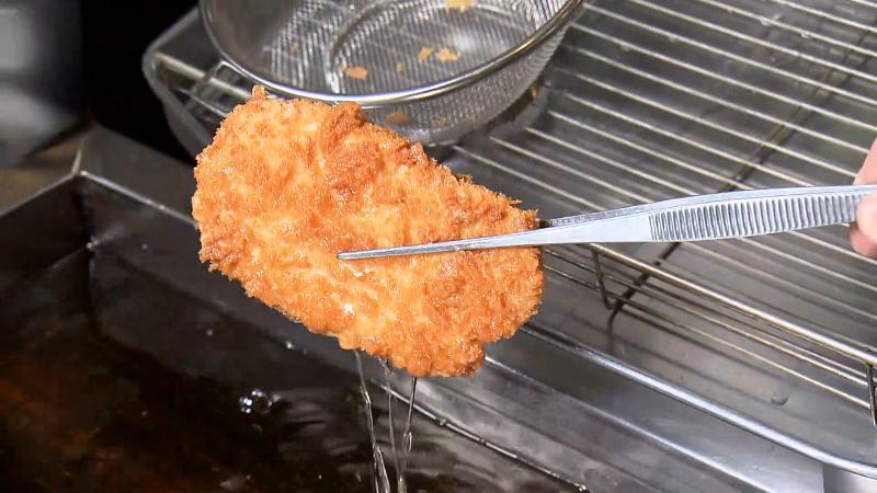 サクサクにあがったロースカツ