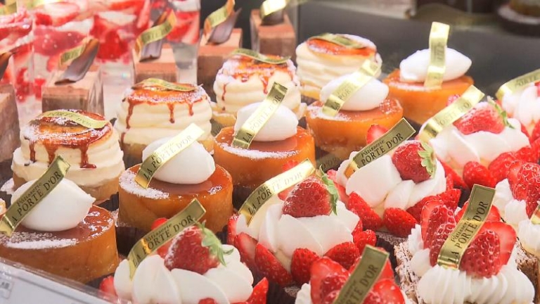 ショーケースのケーキ