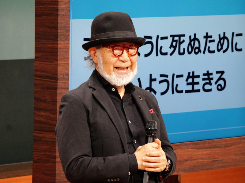 テレビ寺子屋で講演を行う医師・作家の鎌田實さん