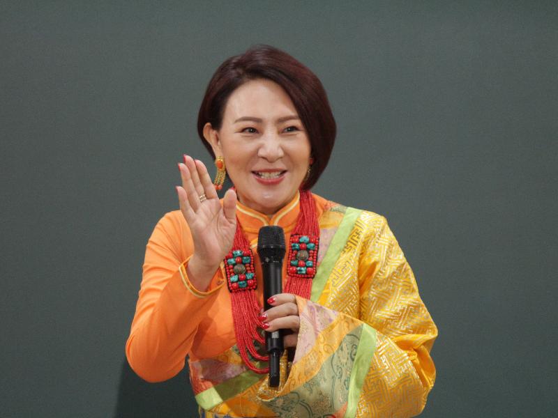 チベット声楽家・バイマーヤンジンさん