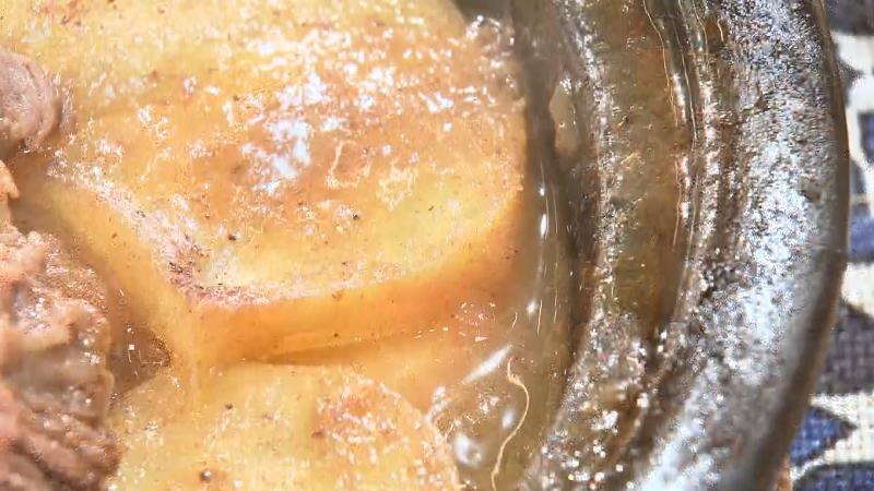 りんごとビーフのタジン(1700円)