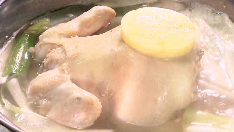 タッカンマリ(2～3人前・4378円)