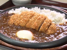 鉄板カツカレー(990円)
