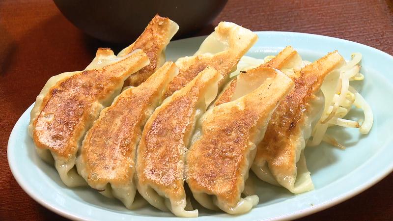 餃子定食・サクラ飯(900円)