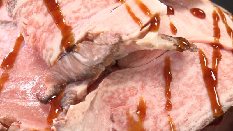 極上黒毛和牛ローストビーフ丼(1680円)