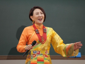 チベット声楽家・バイマーヤンジンさん